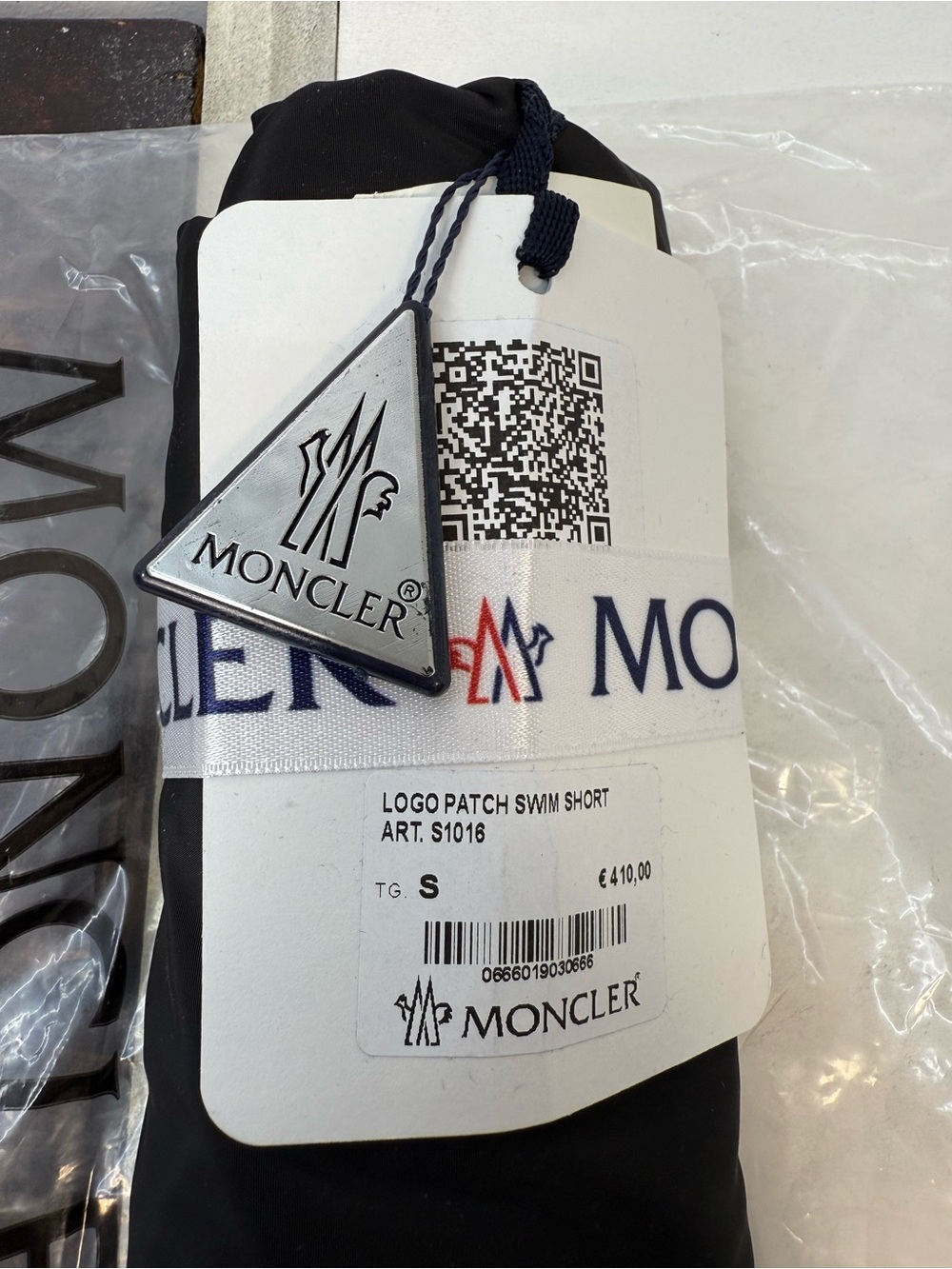 Moncler Mens Black Nylon luxury designer logo Shorts image 4